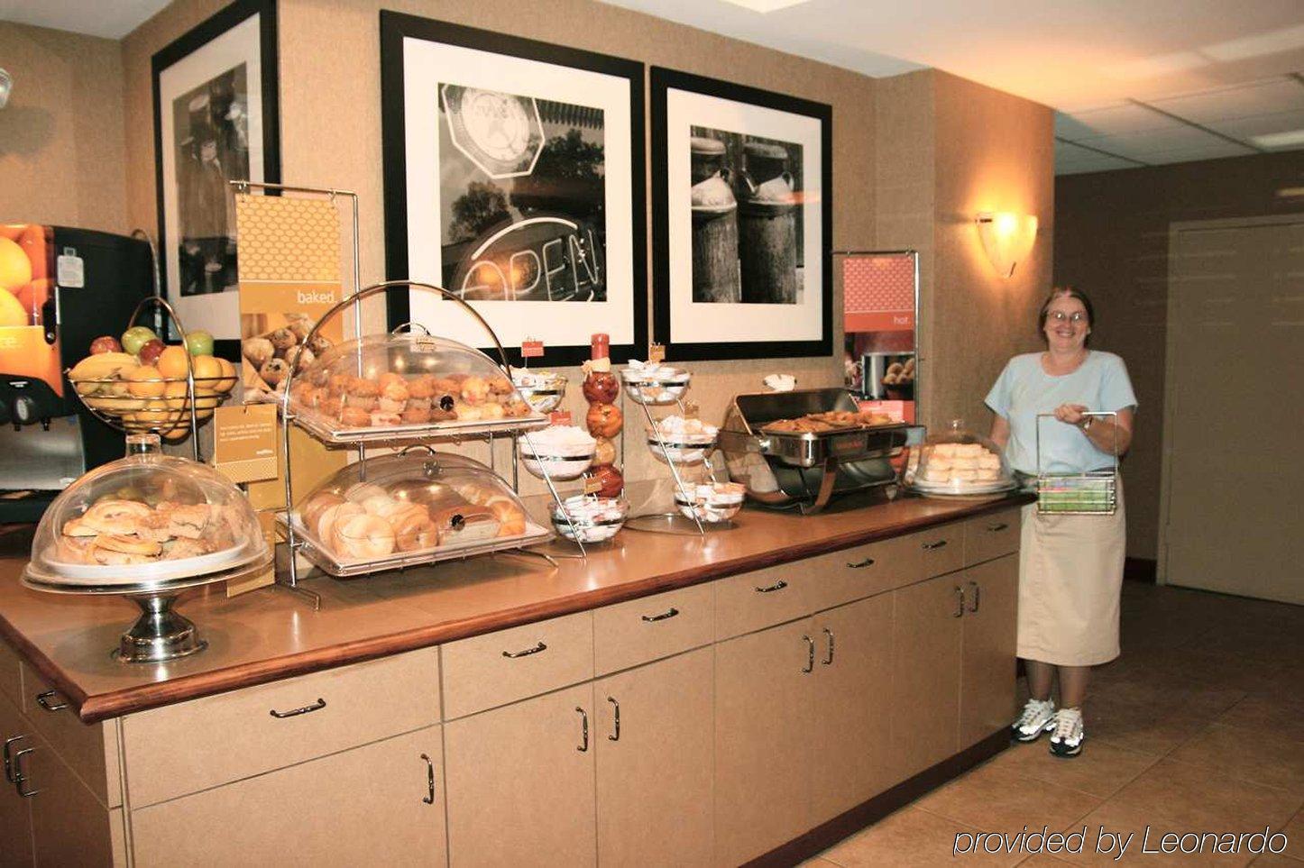 Hampton Inn Pennsville Restoran gambar